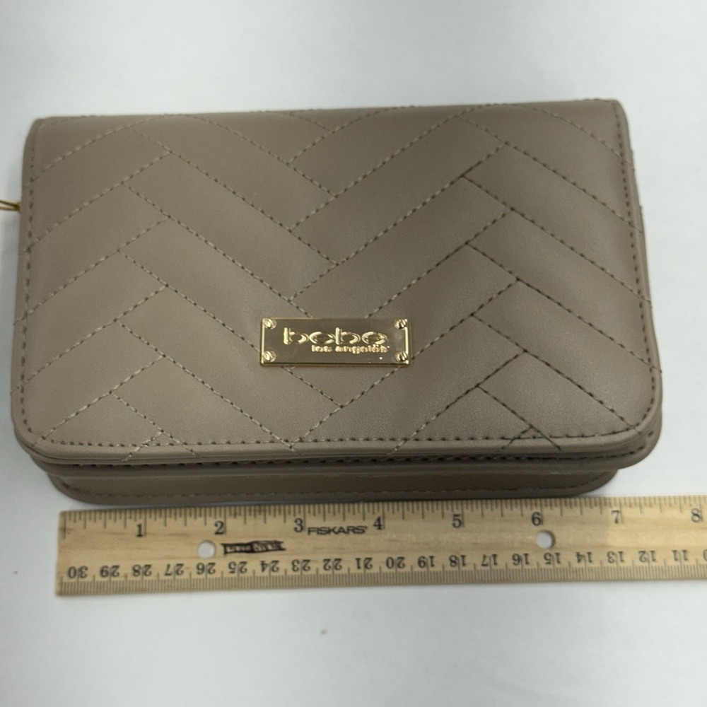 BeBe Los Angeles Sophia Crossbody Small Taupe‎ Quilted Bag Purse Chain Strap NEW - Picture 8 of 9